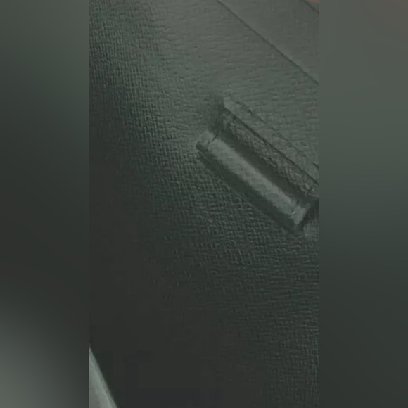 Louis Vuitton Taiga Leather Zip Around Travel Case Long Wallet - Picture 8 of 8